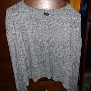 Light grey soft crop top long sleeve with pocket